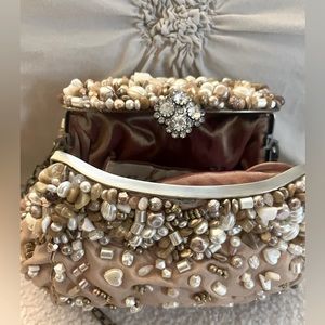 Beaded clutch with chain